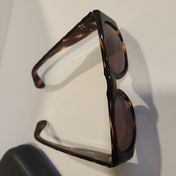 Chanel Tortoise Shell Gold CC Sunglasses w/Chanel Case - Picture 13 of 16